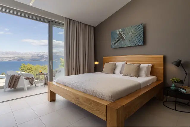 Bedroom opening onto the balcony